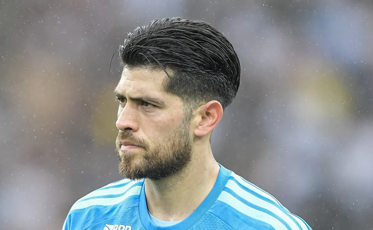 flamengo-ja-olha-o-mercado-em-busca-de-um-novo-goleiro-de-peso-apos-falhas-de-rossi