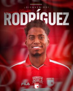 possivel-adversario-do-vasco-na-sul-americana,-santa-fe-anuncia-o-ex-vascaino-emerson-rodriguez
