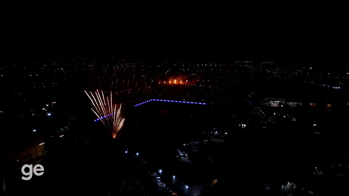 veja-bonita-festa-em-sao-januario-antes-de-vasco-x-vitoria