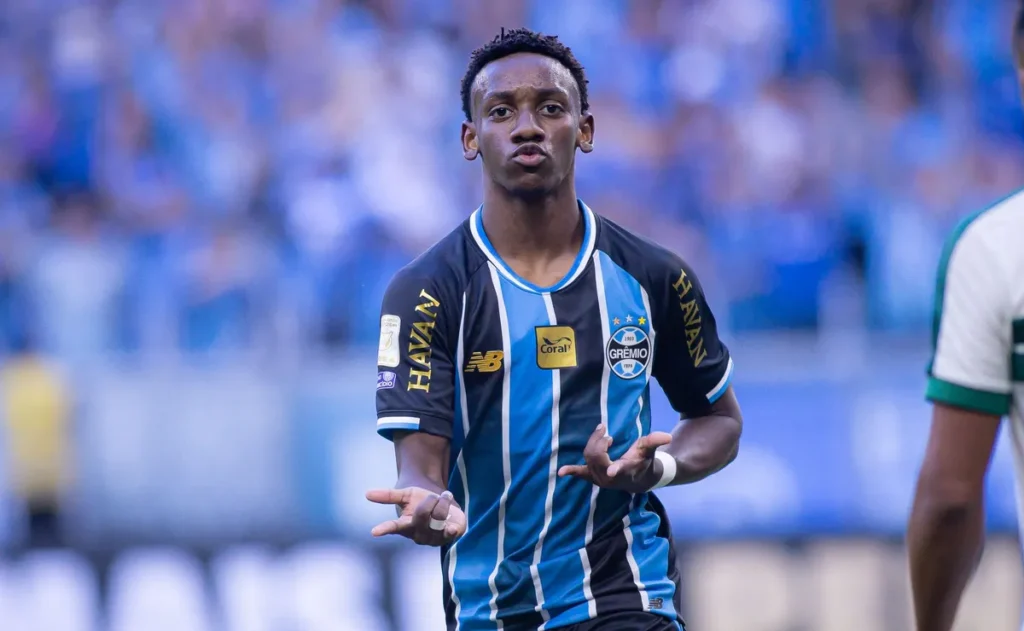 gremio-recebe-nova-sondagem-por-gabriel-mec-e-futuro-da-joia-volta-ao-debate