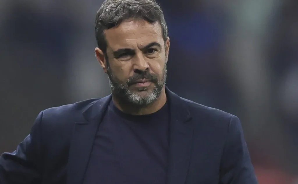 artur-jorge-faz-‘alerta’-e-projeta-vasco-x-cruzeiro-em-sao-januario:-“fazer-a-gestao-do-grupo”