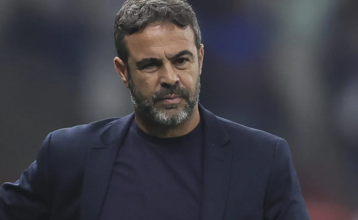artur-jorge-faz-‘alerta’-e-projeta-vasco-x-cruzeiro-em-sao-januario:-“fazer-a-gestao-do-grupo”