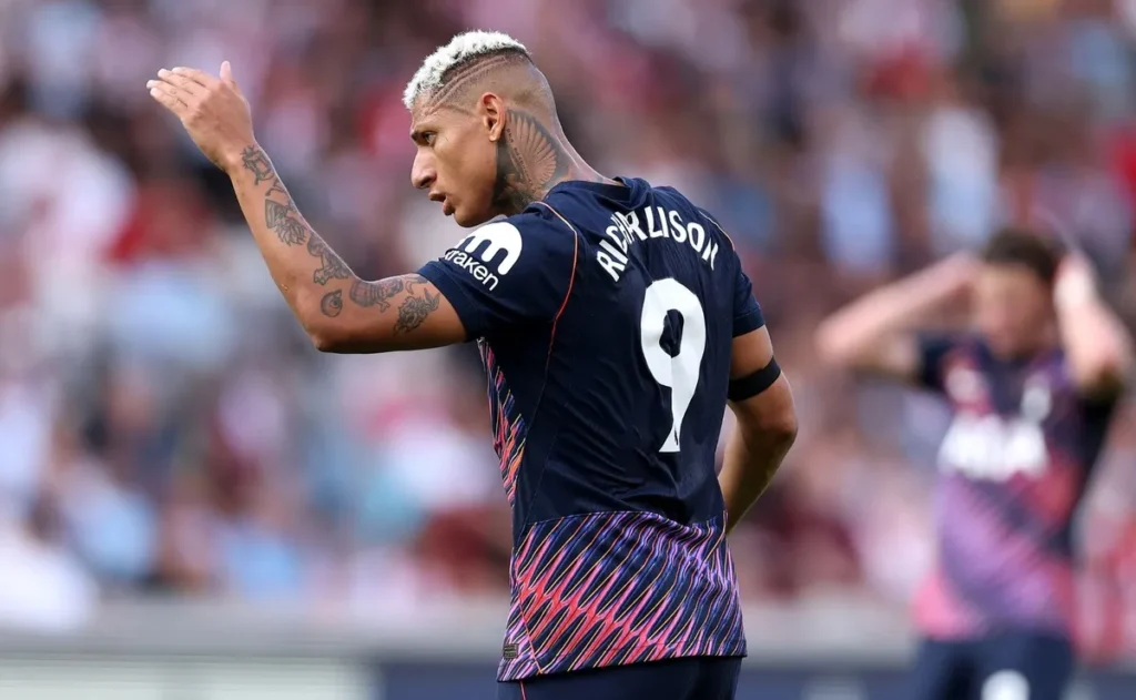 richarlison-fica-perto-de-deixar-o-tottenham-e-pode-retornar-ao-everton-apos-quatro-anos