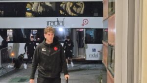 vasco-chega-a-salvador-para-enfrentar-o-vitoria-e-pedro-emanuel-faz-misterio-na-escalacao