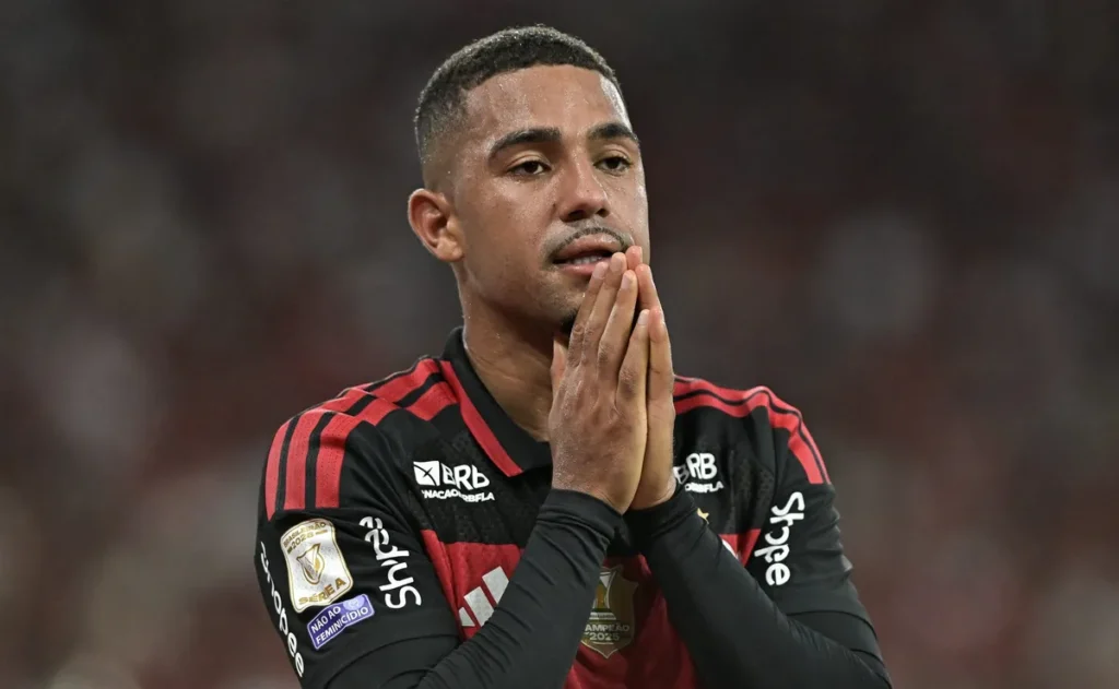 opiniao:-samuel-lino-conquista-protagonismo-no-flamengo-e-supera-pressao-apos-baixo-rendimento