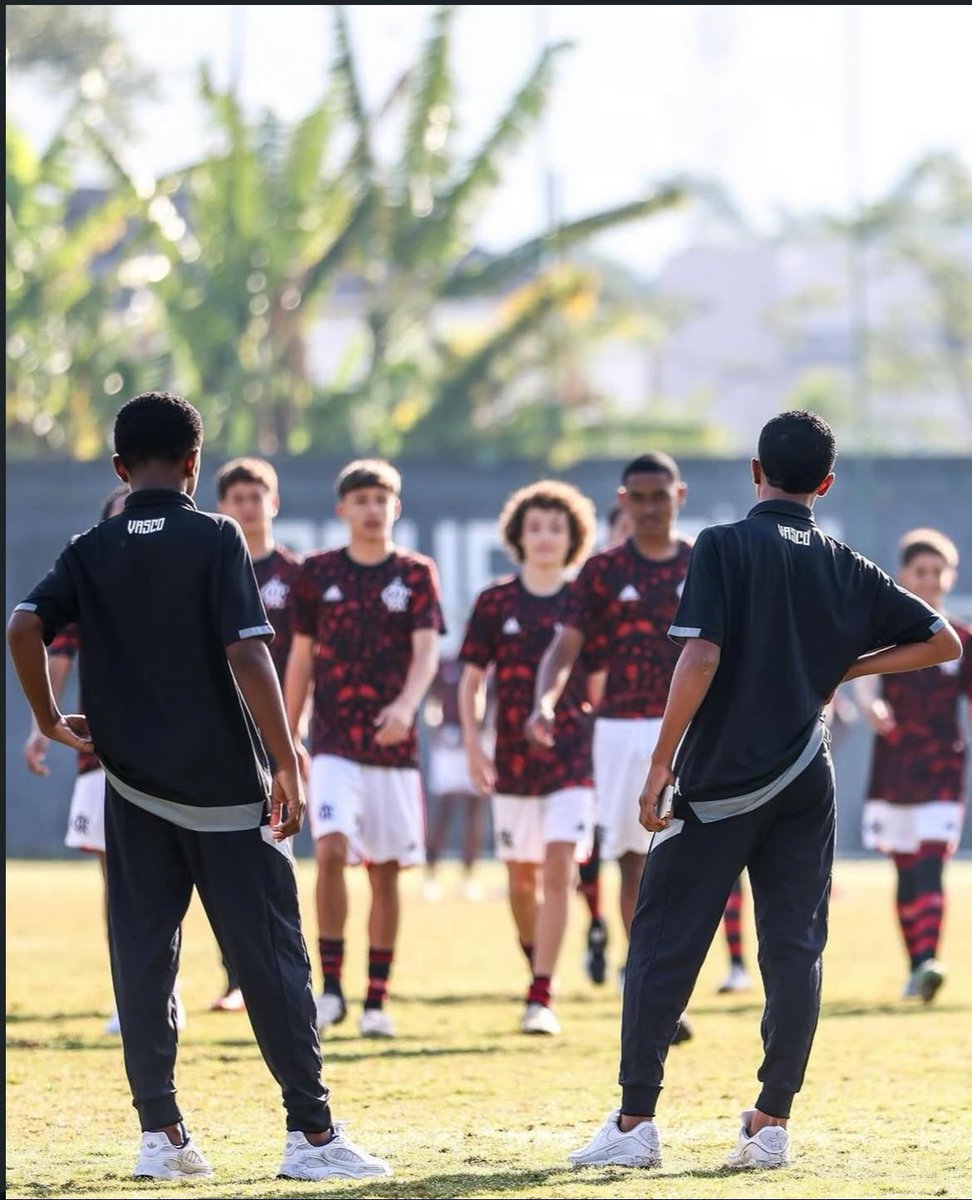 sub-15:-vasco-e-urubu-ja-decidiram-a-copa-da-amizade-em-2-edicoes,-com-1-titulo-para-cada-lado