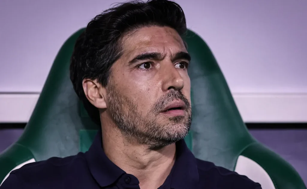 abel-e-suspenso-por-dois-jogos-pelo-stjd-e-desfalca-palmeiras-contra-botafogo-e-sao-paulo
