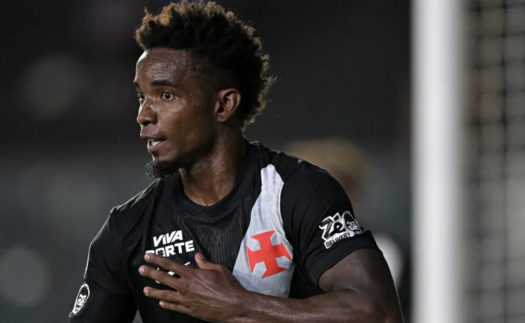 thiago-mendes-diz-que-vitoria-desrespeitou-o-vasco-na-copa-do-brasil:-“serviu-de-motivacao”