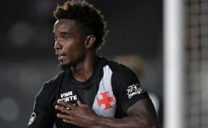thiago-mendes-diz-que-vitoria-desrespeitou-o-vasco-na-copa-do-brasil:-“serviu-de-motivacao”