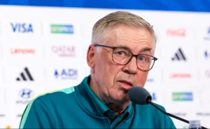 ancelotti-vai-ao-nilton-santos-observar-danilo-e-vitinho-do-botafogo-contra-o-palmeiras
