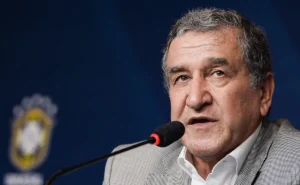 carlos-alberto-parreira-recebe-alta-hospitalar-apos-80-dias-internado-no-rio