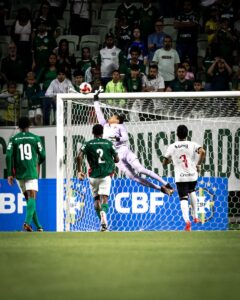 sub-20:-vasco-posta-foto-de-bonita-defesa-de-phillipe-gabriel-na-decisao-do-brasileiro;-veja