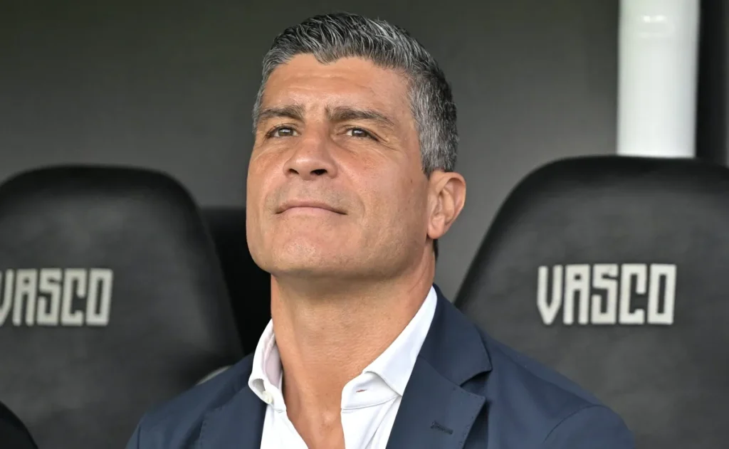 pedro-emanuel-coloca-brasileirao-como-prioridade-no-vasco-apos-derrota-em-classico