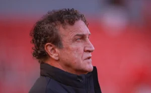 analise:-santos-leva-pressao-desnecessario-do-inter,-mas-vence-e-pode-sonhar-com-libertadores