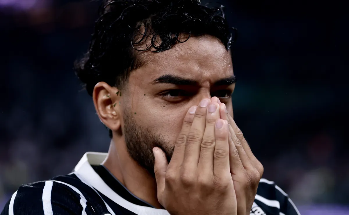 matheus-bidu-se-destaca,-mas-corinthians-leva-virada-do-lanterna-chapecoense-pelo-brasileirao