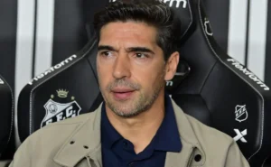abel-ferreira-joga-pressao-no-flamengo-apos-perder-lideranca:-“tem-obrigacao”