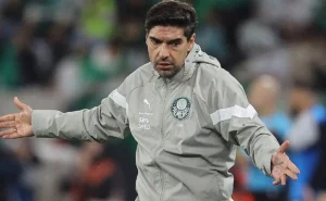 abel-coloca-o-flamengo-como-favorito,-mas-os-numeros-contam-outra-historia-sobre-o-palmeiras