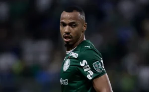 analise:-marlon-freitas-revela-o-problema-que-o-1-a-0-nao-esconde-no-palmeiras