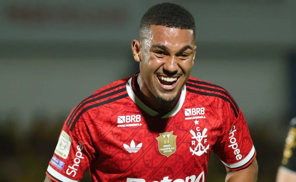 samuel-lino-mostra-estrela-em-vitoria-importante-do-flamengo-na-libertadores