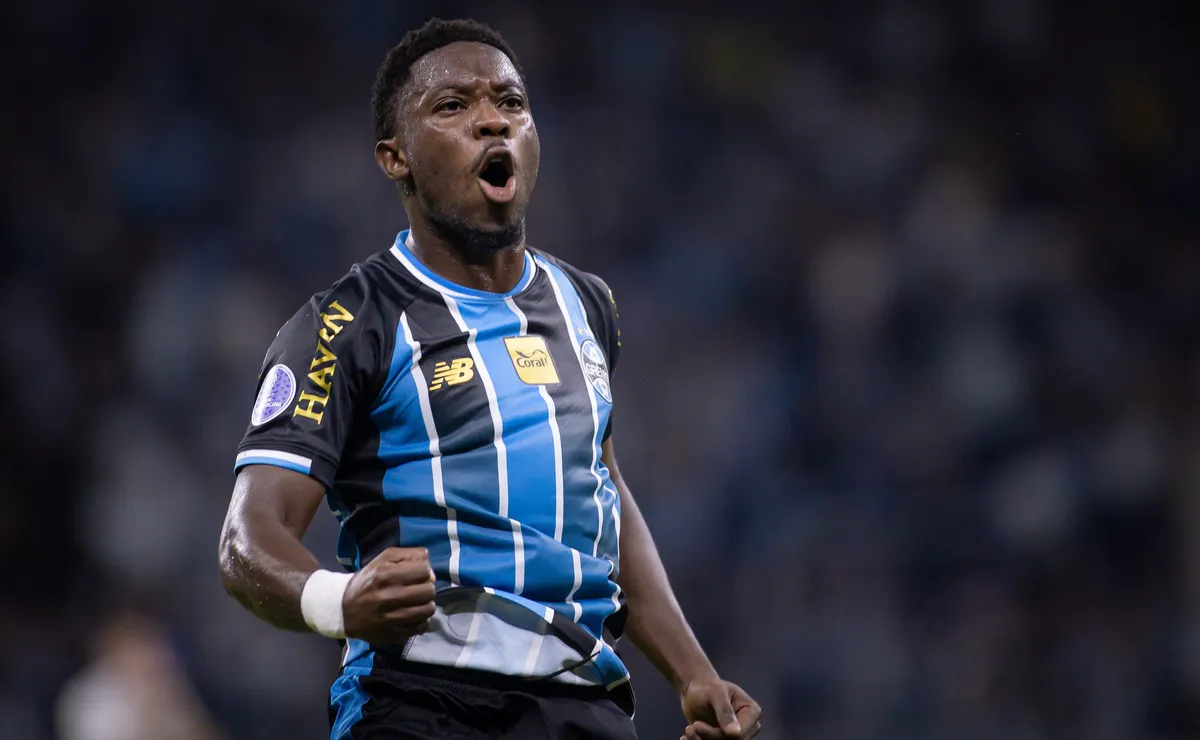 amuzu-recebe-nova-sondagem,-e-futuro-no-gremio-fica-cada-vez-mais-indefinido-no-mercado