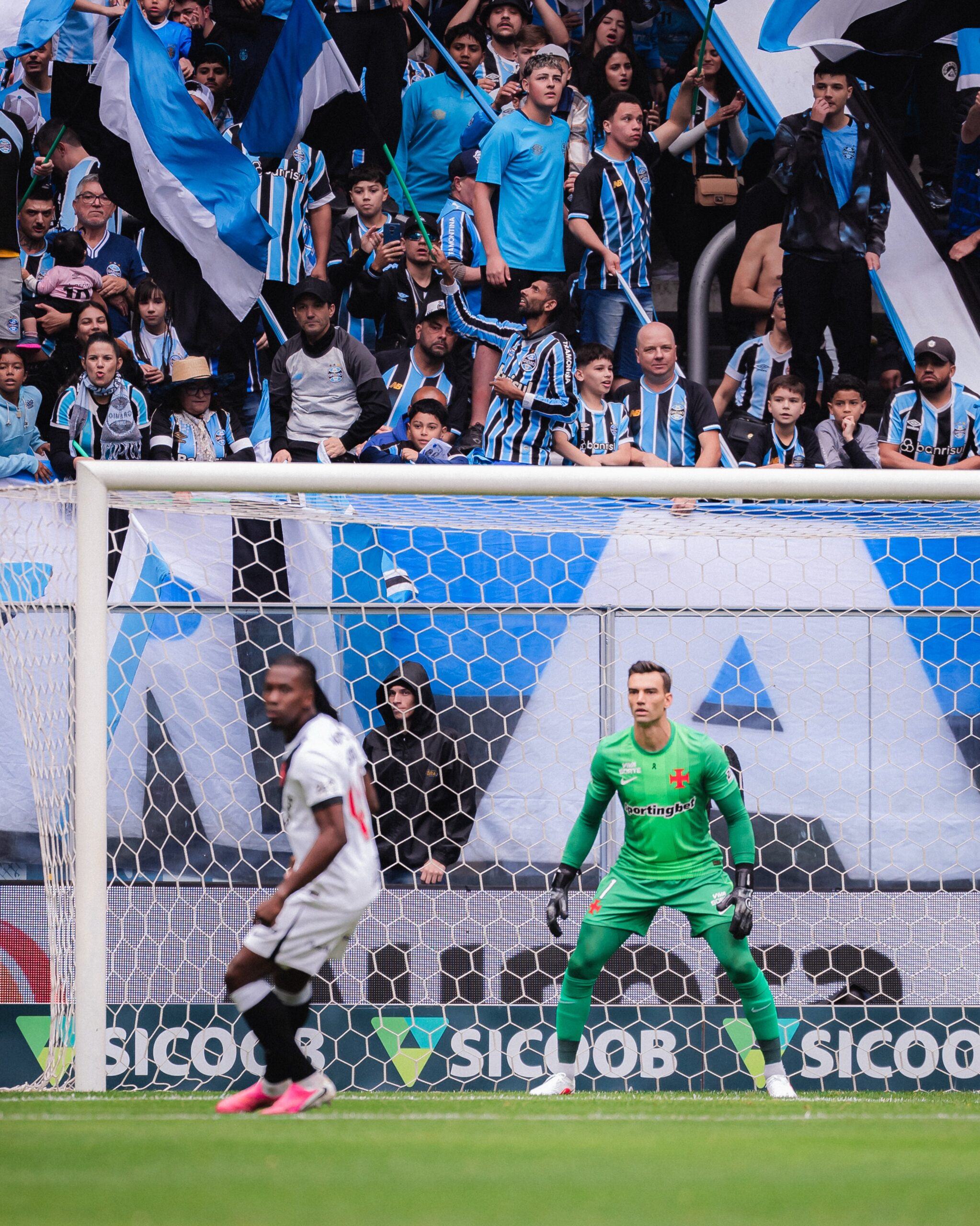 leo-jardim:-‘grande-entrega,-poder-de-reacao-e-mentalidade-de-toda-a-equipe’