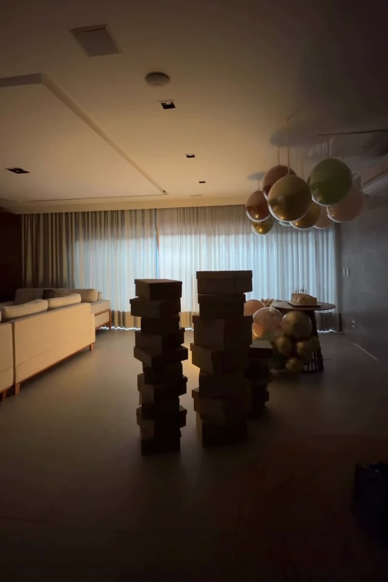 andres-gomez-foi-recebido-em-casa-pela-esposa-com-festa-de-aniversario;-veja-video