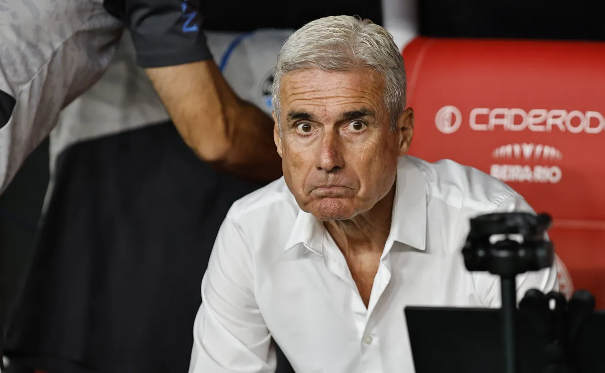 luis-castro-e-demitido-pelo-gremio-apos-derrota-para-o-vasco-e-felipao-assume-contra-o-botafogo