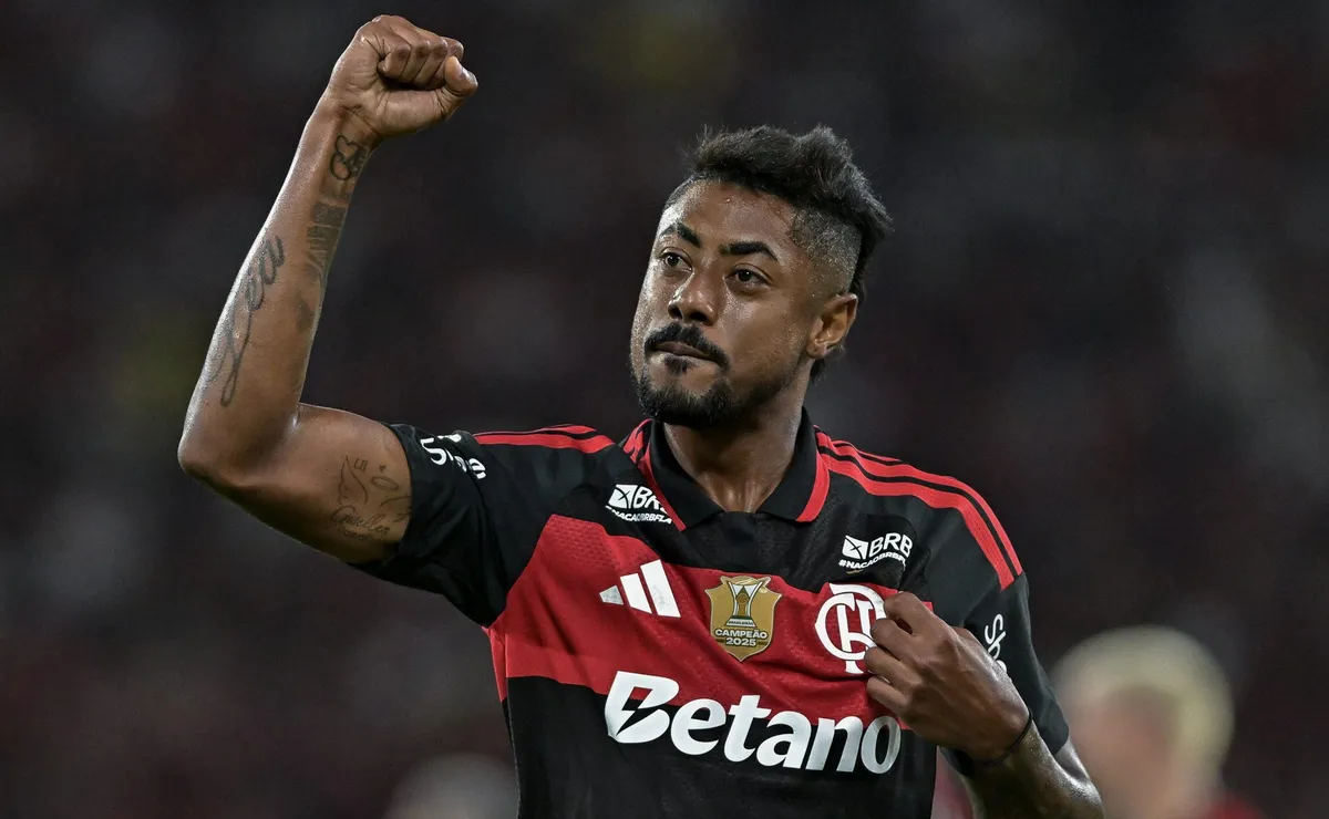 bruno-henrique-comanda-vitoria-e-sustenta-o-flamengo-no-topo-do-brasileiro
