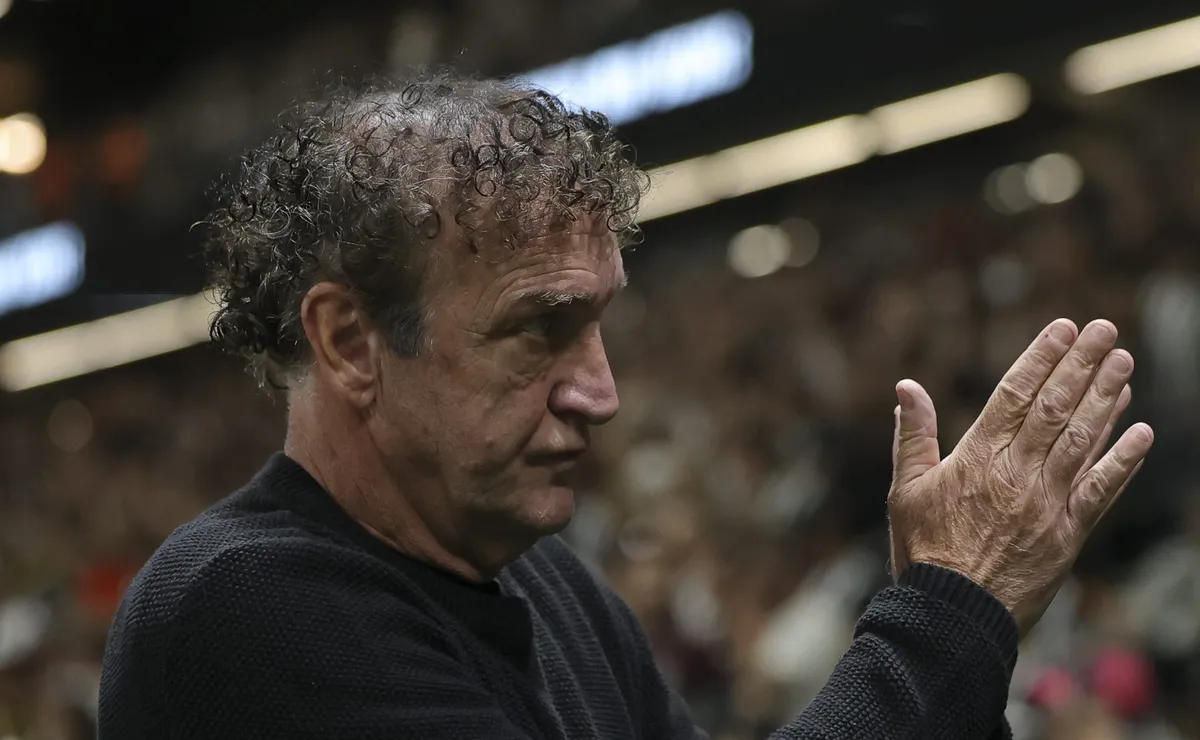 analise:-cuca-nao-errou-na-estrategia-e-eliminacao-do-santos-passa-por-erros-individuais