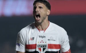 calleri-volta-a-marcar,-sao-paulo-faz-gol-cedo-e-derrota-internacional-por-1-a-0
