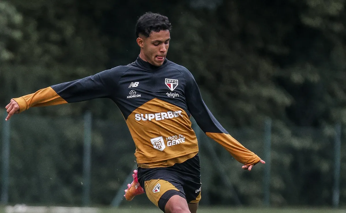 sao-paulo-avalia-dar-mais-espaco-a-ryan-francisco-apos-jogo-com-boca