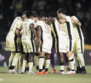 dos-jogadores-de-linha-do-vasco,-apenas-david-nao-finalizou-contra-o-coritiba