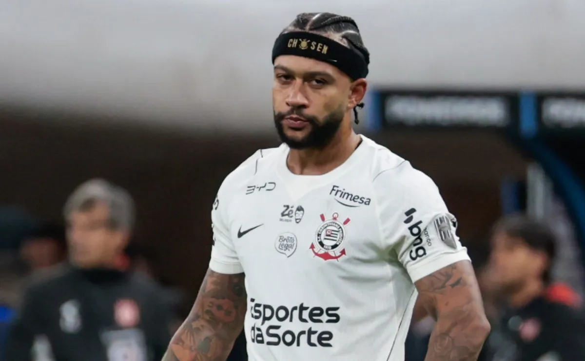 torcida-do-corinthians-reage-mal-a-memphis-e-fica-em-silencio-no-anuncio-da-escalacao