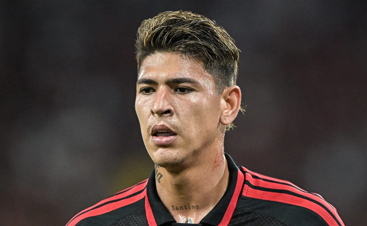 carrascal-da-passe-para-gol,-mas-desperdica-oportunidade-clara-pelo-flamengo-contra-bragantino