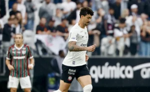 corinthians-diminui-com-gustavo-henrique,-mas-nao-consegue-conter-hulk-e-perde-para-o-fluminense