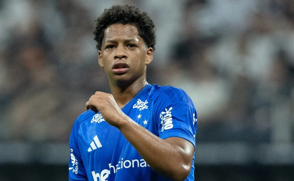 opiniao:-ze-lucas-deveria-ser-titular-no-cruzeiro-e-ter-sequencia-com-artur-jorge-na-temporada