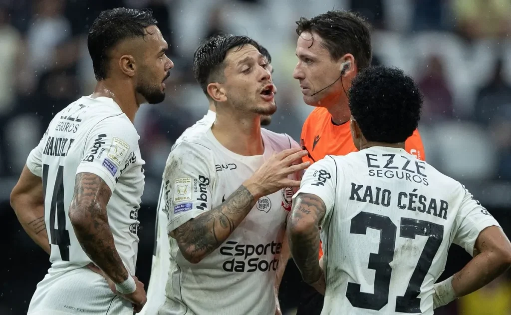 jogadores-do-corinthians-tem-dificuldade-para-absorver-trabalho-de-diniz-em-meio-a-crise