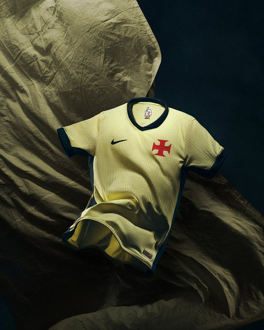 em-2-jogos-com-a-nova-camisa-3,-vasco-venceu-os-2,-marcou-8-gols-e-sofreu-apenas-1