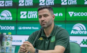 inter-sonda-rafael-lacerda,-da-chapecoense,-para-substituir-paulo-pezzolano