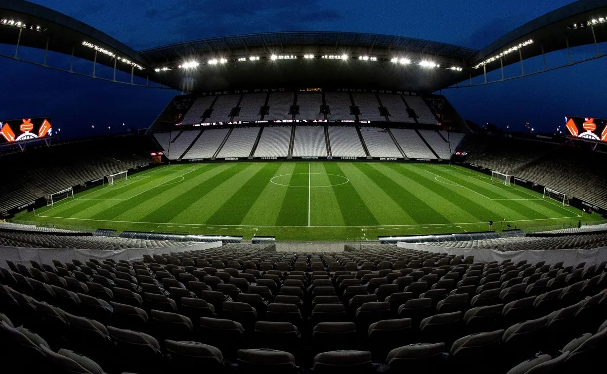 corinthians-acumula-dois-meses-de-direitos-de-imagem-e-diretoria-ainda-busca-saida