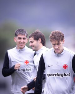 elenco-do-vasco-se-reapresenta-nesta-5a-feira