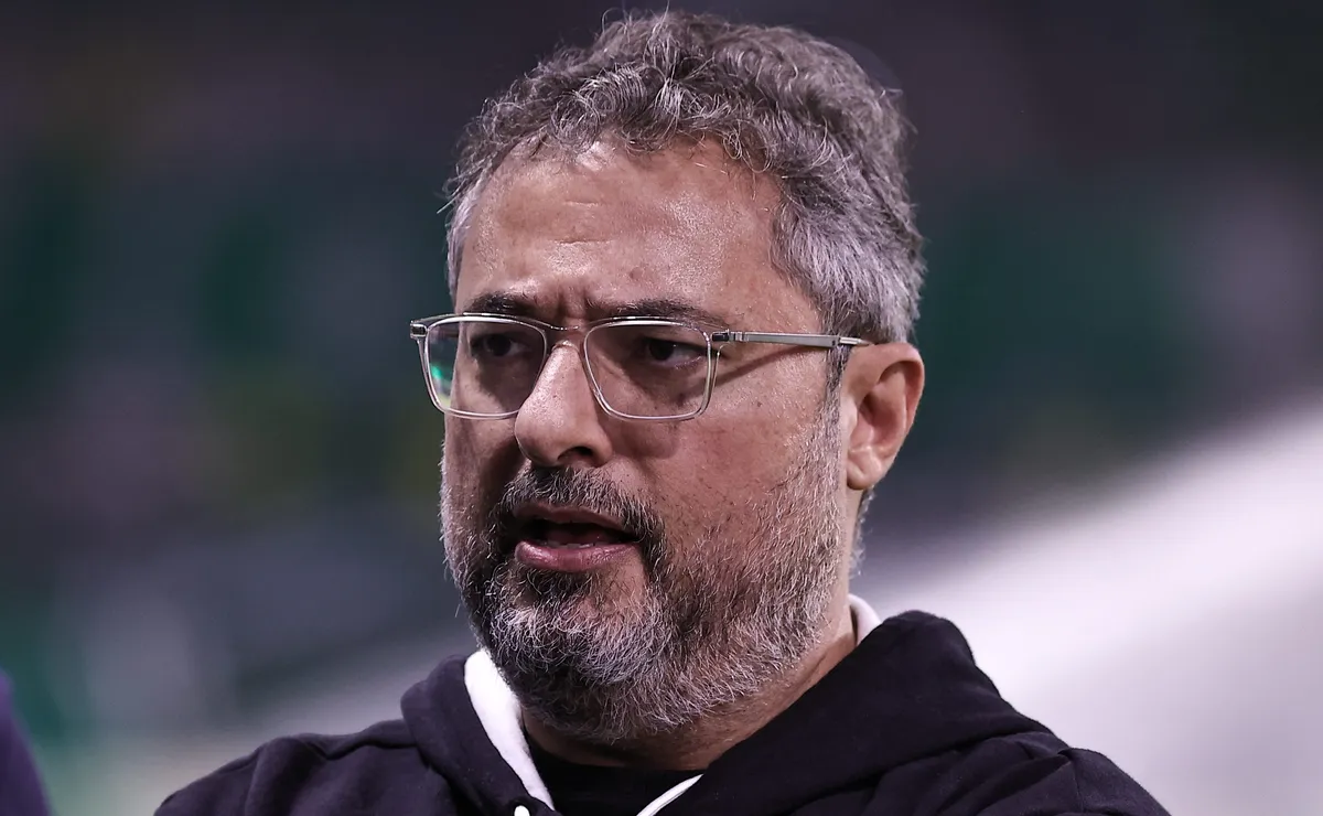 analise:-mattos-traca-paralelo-entre-santos-e-palmeiras-para-defender-marcelo-teixeira