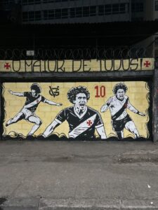 veja-como-ficou-o-novo-mural-em-homenagem-a-dinamite-no-entorno-de-sao-januario