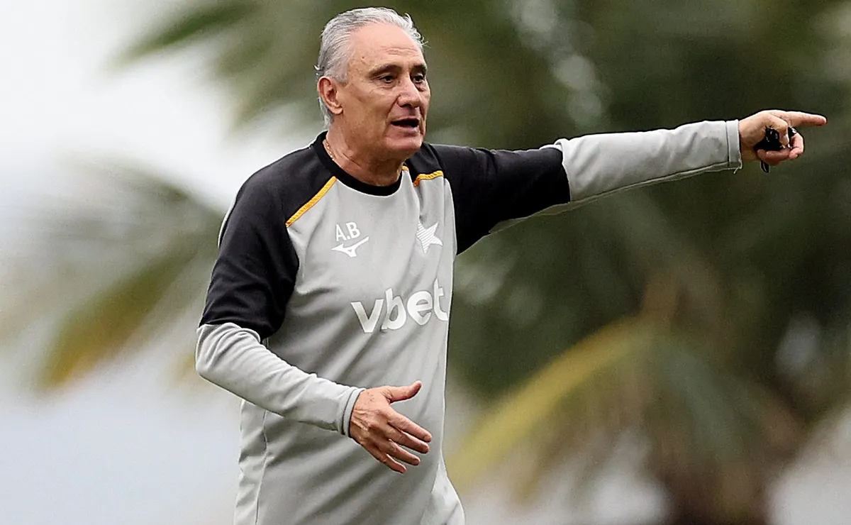 tite-aproveita-data-fifa-para-fazer-testes-no-botafogo-e-usa-medina-pelo-lado-esquerdo