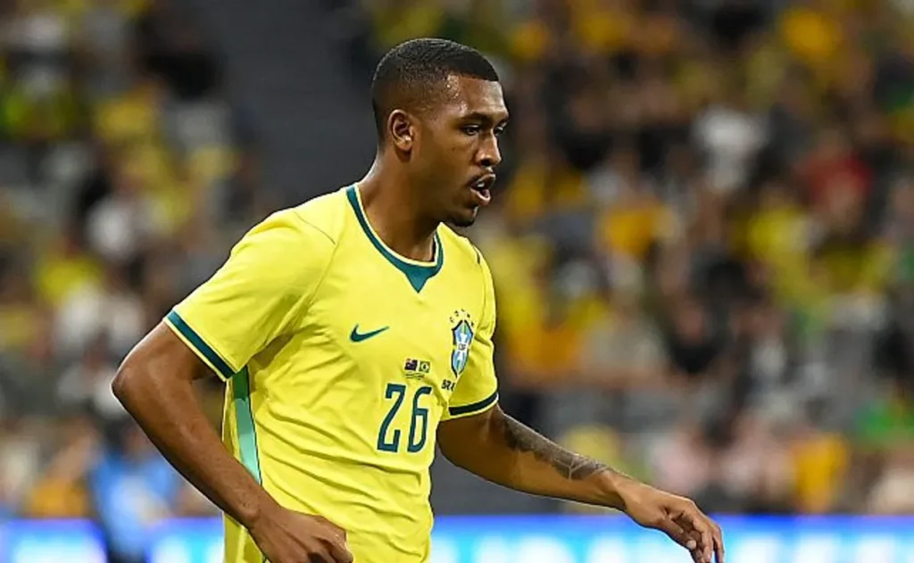 rayan-e-comparado-a-vini-jr.-por-portal-espanhol-apos-gol-pela-selecao-brasileira