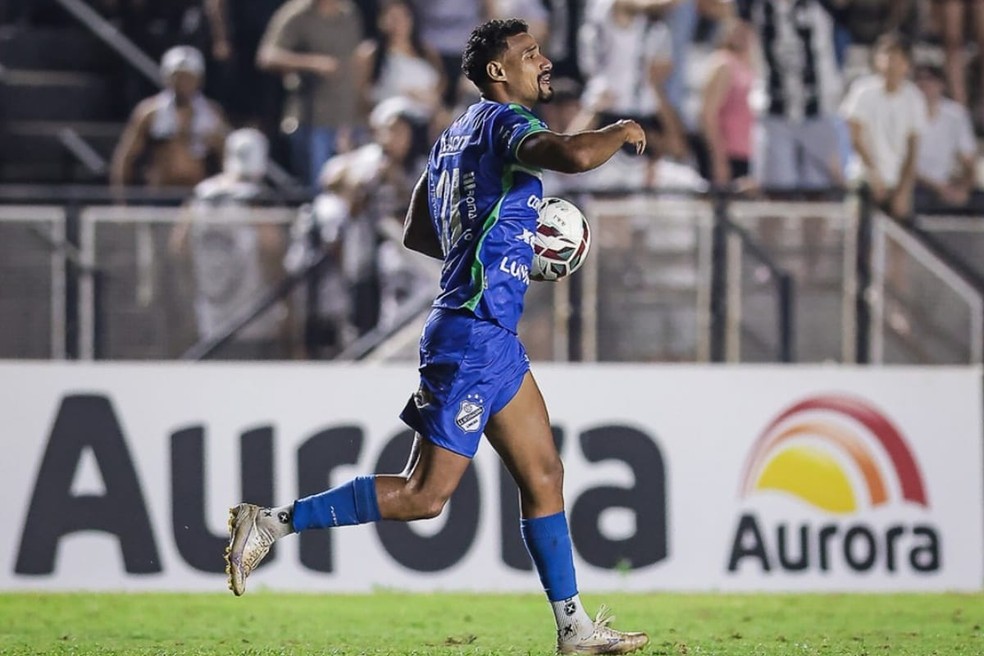 ex-vasco,-gabriel-dias-marca-na-serie-c-e-comenta-dificuldades-causadas-por-lesoes-na-carreira