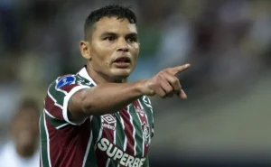 thiago-silva-se-preocupa-com-estado-do-gramado-do-maracana-apos-jogo-da-nfl