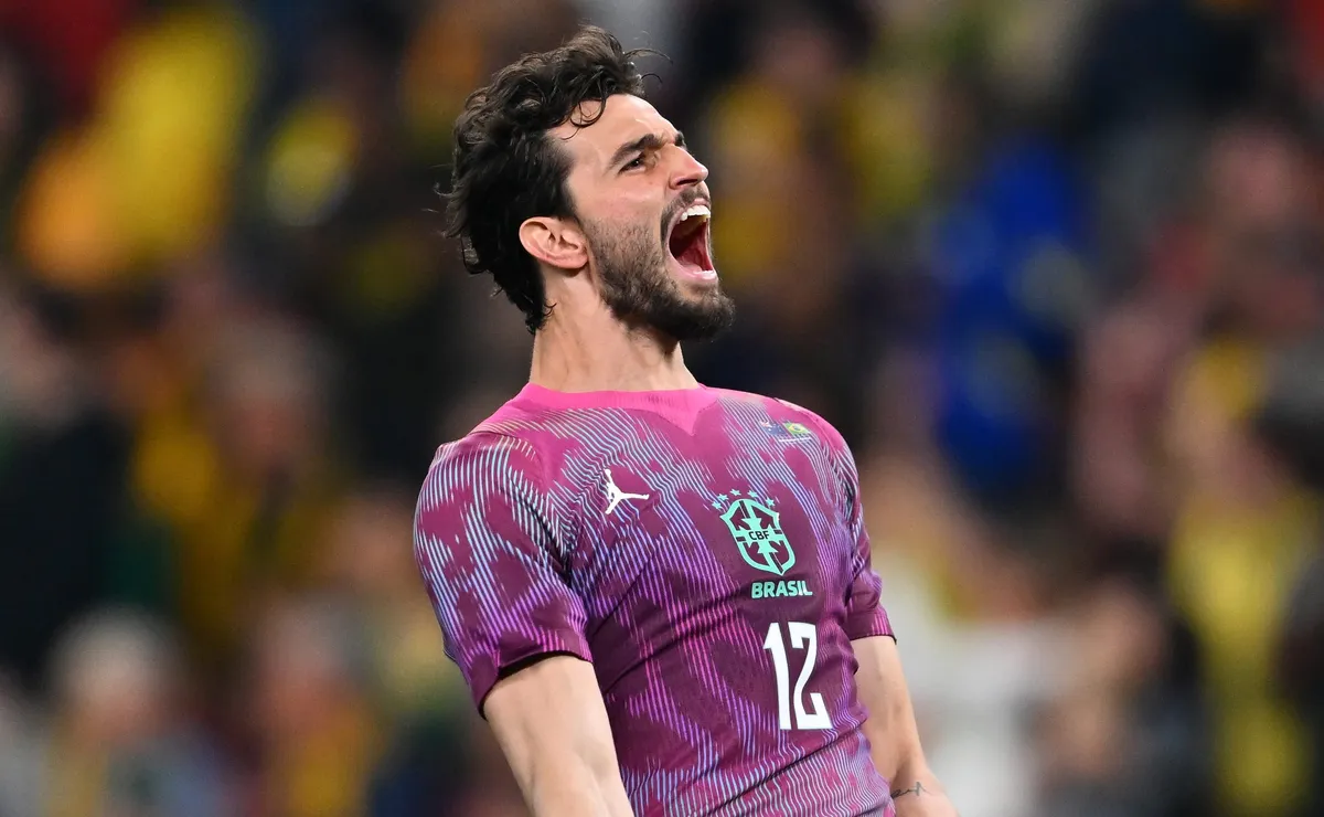otavio-estreia-pela-selecao-brasileira,-mas-acaba-falhando-em-gol-sofrido-e-repercute