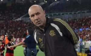 opiniao:-ausencia-de-arrascaeta-pressiona-leonardo-jardim-a-reinventar-o-flamengo