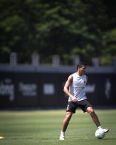 mateus-carvalho-posta-fotos-do-treino-e-comemora-recuperacao
